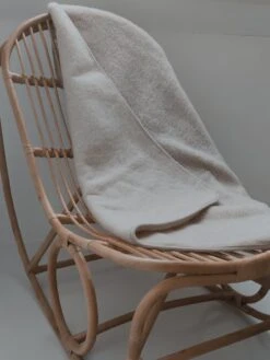 WOLLIES Amsterdam - Wieg Deken - Amandel - Merino Wol - 75 X 100 CM 17 WOLLIES Amsterdam - Wieg Deken - Amandel - Merino Wol - 75 X 100 CM -Peuterpaleis Winkel 900x1200 37