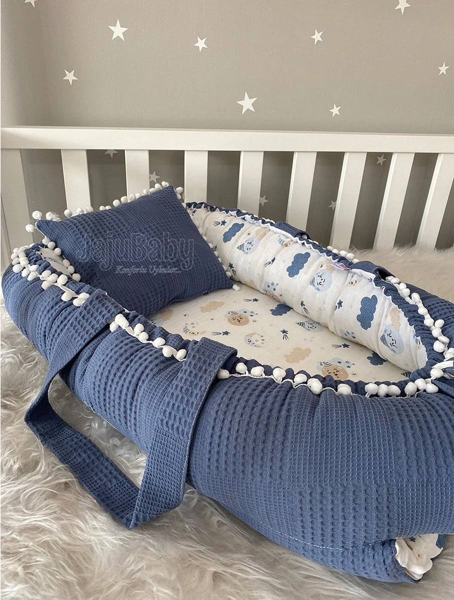 Jaju Baby - Babynestje En Hoofdkussen - Organische Katoen - Antibacterieel Babynestje - Anti-Allergisch Babynestje - Spijkerbroek Blauw - 74 X 40 Cm 4 Jaju Baby - Babynestje En Hoofdkussen - Organische Katoen - Antibacterieel Babynestje - Anti-Allergisch Babynestje - Spijkerbroek Blauw - 74 X 40 Cm - Afbeelding 2