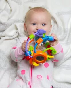 Playgro Speel En Leerbal - Grijp- En Bijtspeelgoed - Klikklak Geluiden - Spiegeltje - Kralen - Cilinder Met Rattelende Ballen -Peuterpaleis Winkel 969x1200 2